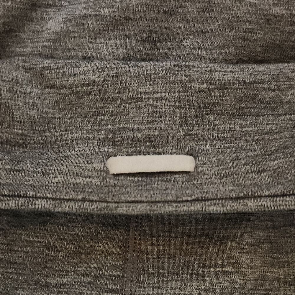 Athleta Gray Ultimate Capri Stash Pocket 7/8 Tight Leggings Women M Polyester - Picture 5 of 9